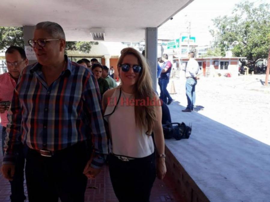 FOTOS: La sensual esposa del aspirante a diputado Esdras Amado López