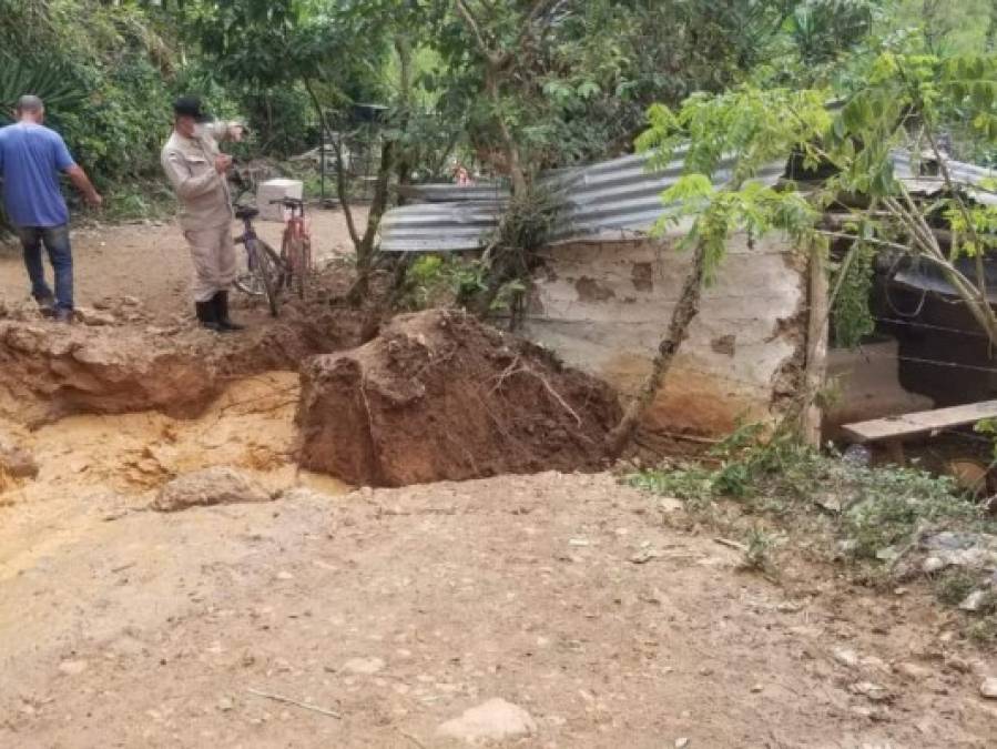 Dramáticas imágenes tras deslave que arrasó con aldea La Reina, Santa Bárbara