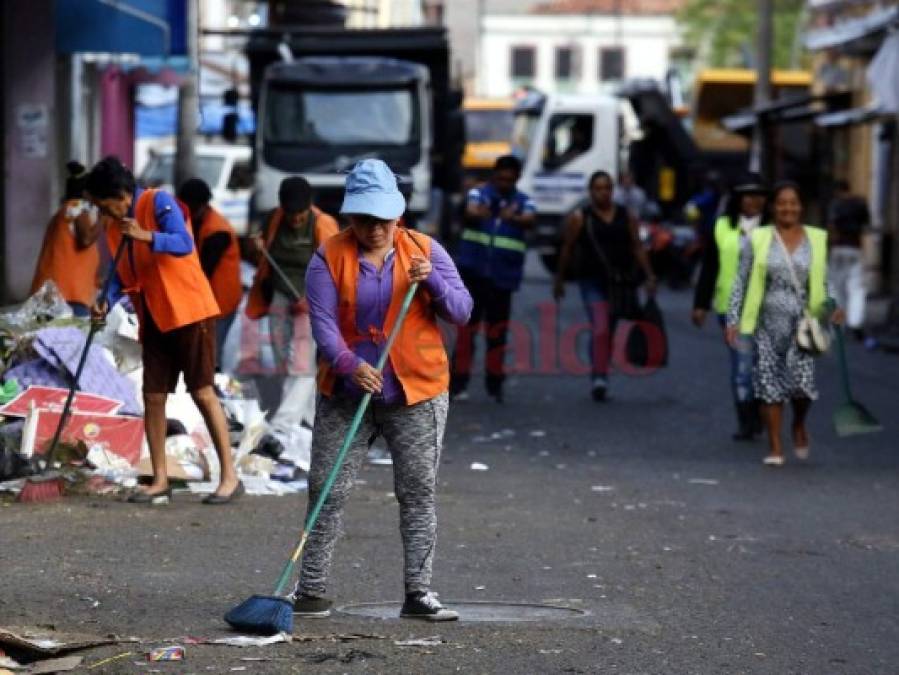 FOTOS: Mercados de Comayagüela amanecen inundados de basura en Navidad, después del 24 de diciembre