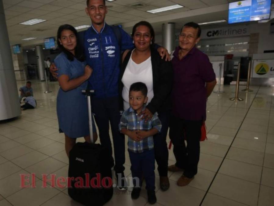 Besos, abrazos y despedidas: La salida de la Selección de Honduras Sub-20 a Europa