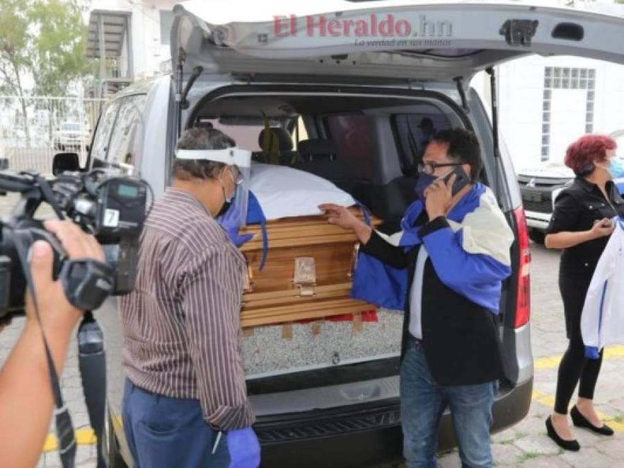 Así fue la caravana que trasladó a Chelato Uclés a la Basílica de Suyapa