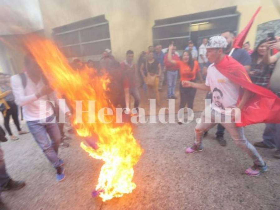 Impactantes imágenes de las marchas del Partido Nacional y Oposición