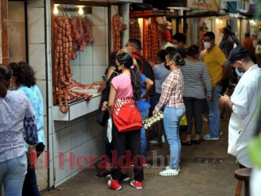 Capitalinos comenzaron a abastecerse desde este viernes previo a las elecciones (Fotos)