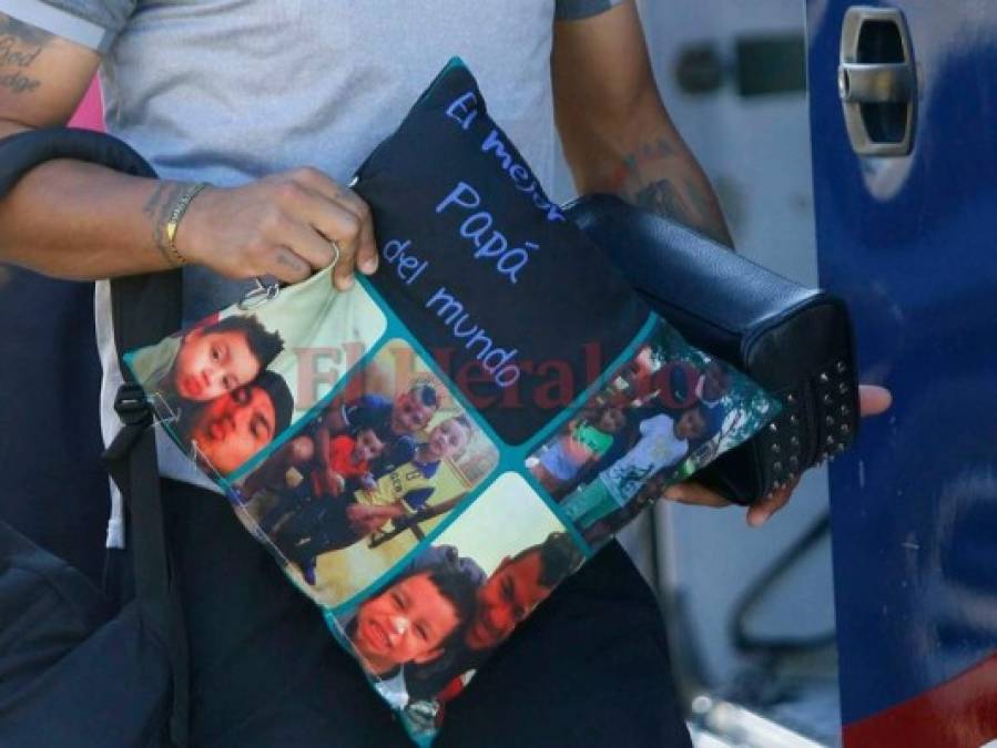 Con almohada en mano y el sueño de llegar a la Final, así viajó el Real España