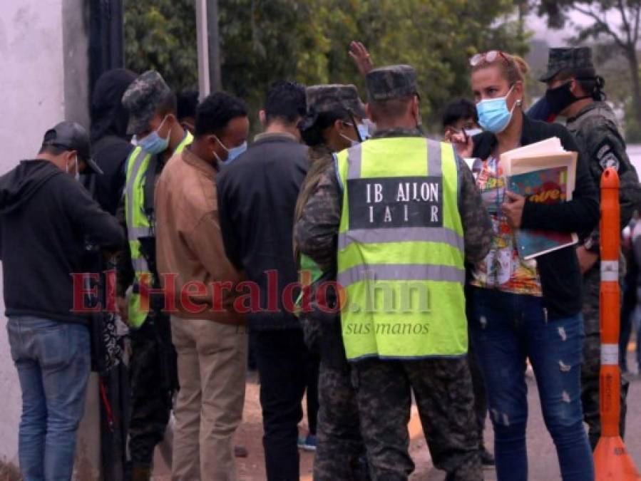 Aglomeración, caos y quejas en el primer día de entrega del Documento Nacional de Identificación