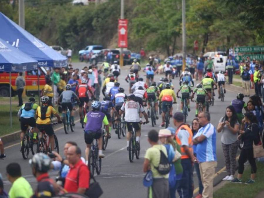 FOTOS: Así se vivió el inicio de la séptima Vuelta Ciclística de EL HERALDO