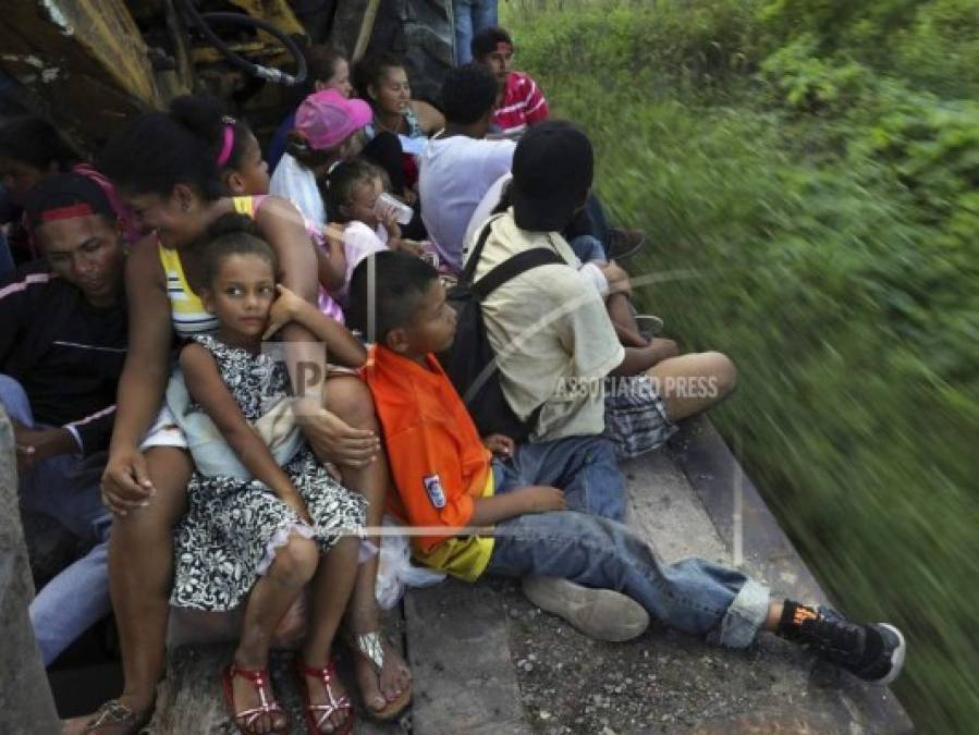 Así es la peligrosa 'ruta de la muerte' que recorre la caravana migrante