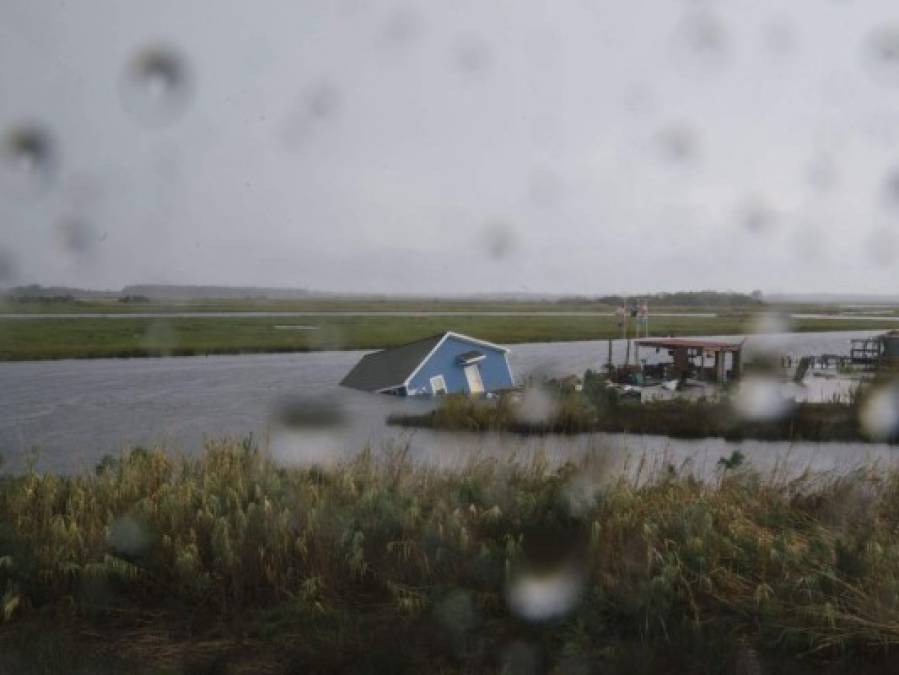 Dolor y devastación por el huracán Laura en el sur de EEUU (FOTOS)