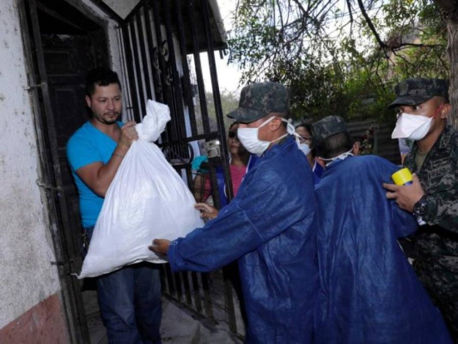 FOTOS: Así fue el segundo día de distribución del 'saco solidario'