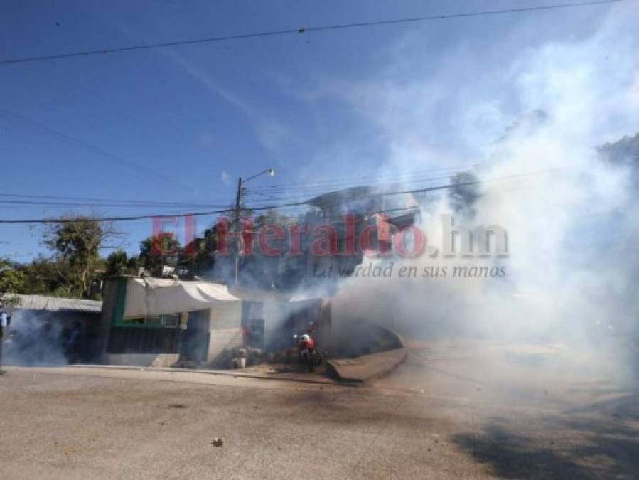 Disturbios durante desalojo en tomas de vieja carretera a Olancho