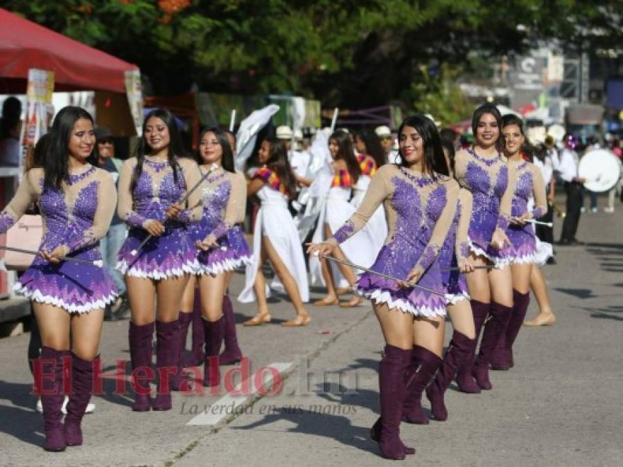 FOTOS: Color y ritmo en el carnaval de Tegucigalpa por sus 441 años