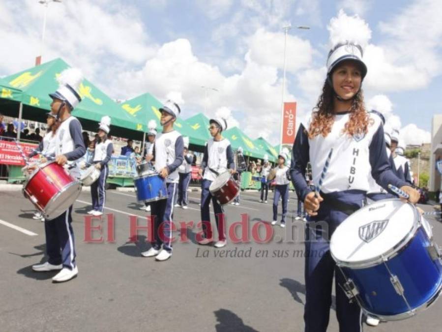 FOTOS: Dinámicas presentaciones de las bandas de guerra en concurso de EL HERALDO