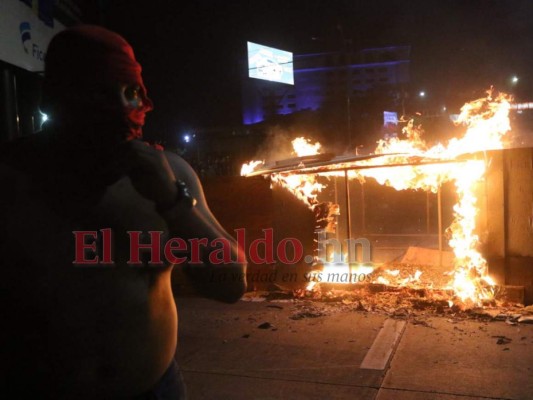 Desorden en la capital de Honduras por tomas convocadas por la oposición