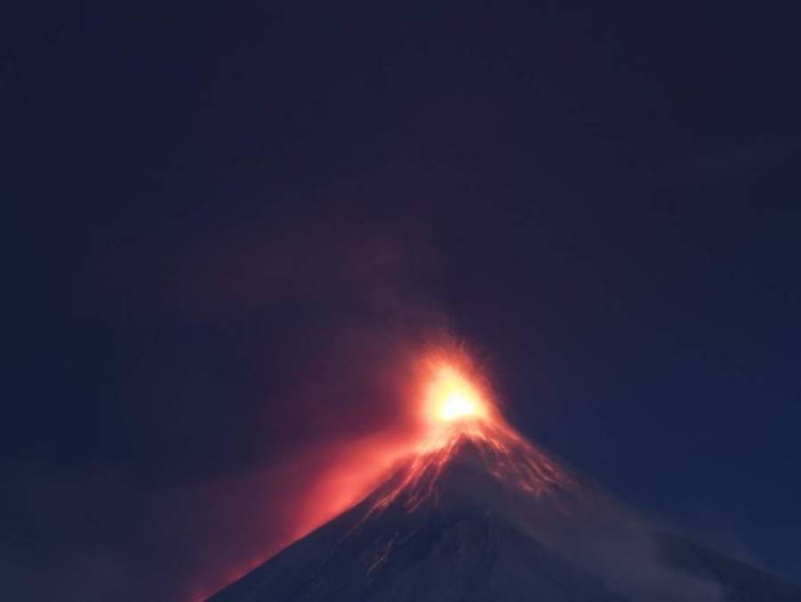 Imágenes de la nueva erupción del volcán de Fuego en Guatemala