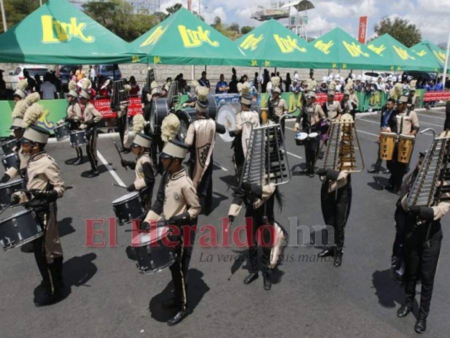 FOTOS: Dinámicas presentaciones de las bandas de guerra en concurso de EL HERALDO