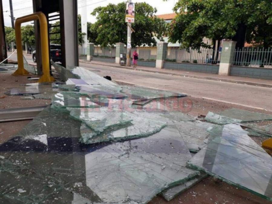 Negocios saqueados y edificios dañados dejan manifestantes de la Alianza