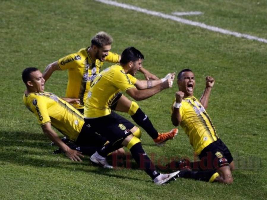 El enfado de Troglio, la celebración de Rony y el show de la Ultra: Las fotos después del Real España vs Olimpia