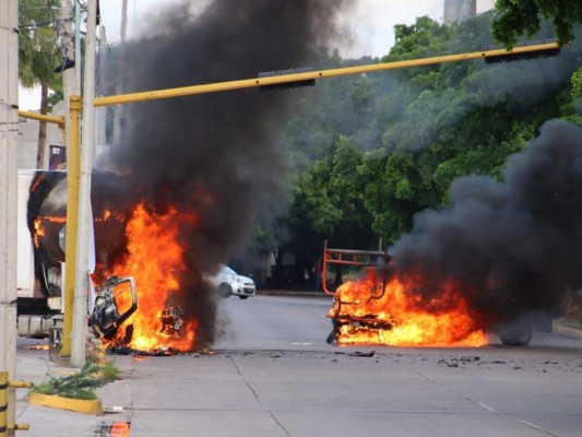 Las imágenes del infierno en Culiacán tras fallida captura de hijo de 'El Chapo'