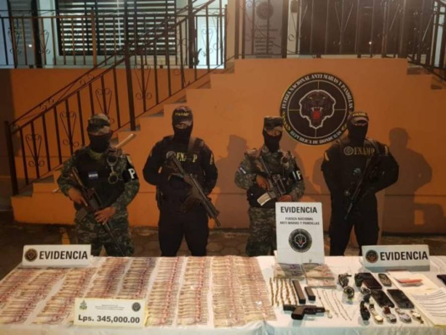 Relojes de lujo, cadenas de oro y miles de lempiras le hallaron a 'Killer', cabecilla de la Mara Salvatrucha