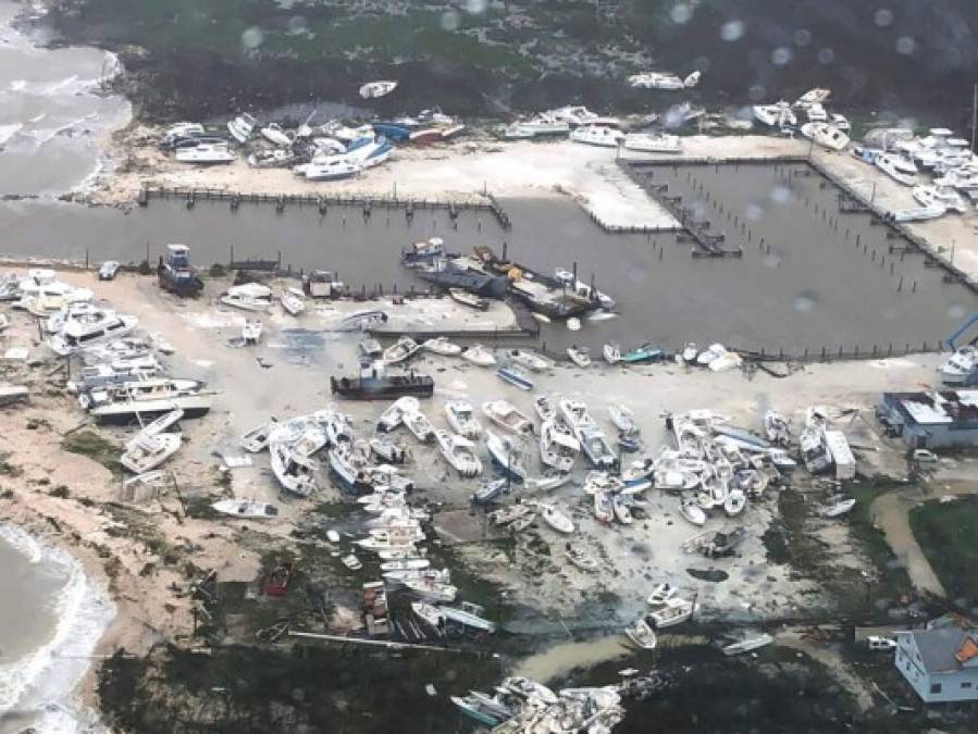 Entre escombros y bajo el agua, así quedó Bahamas tras paso de Dorian