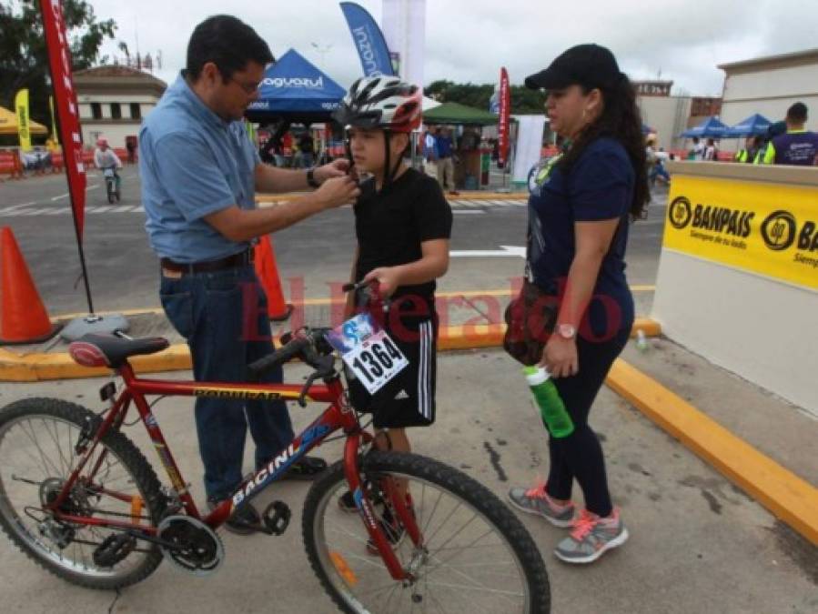 Fotos: Así se vive la Vuelta Ciclística Infantil de EL HERALDO