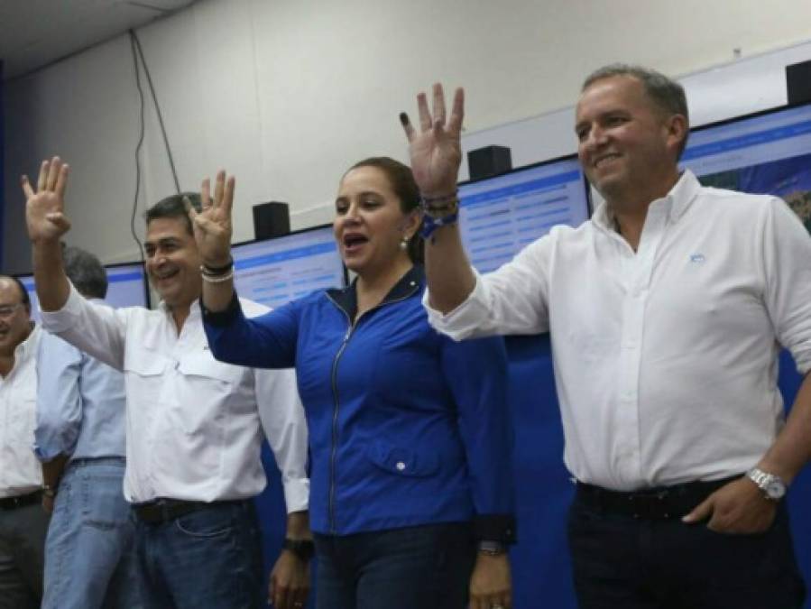 Foto: Así llegó a votar la primera dama Ana García de Hernández