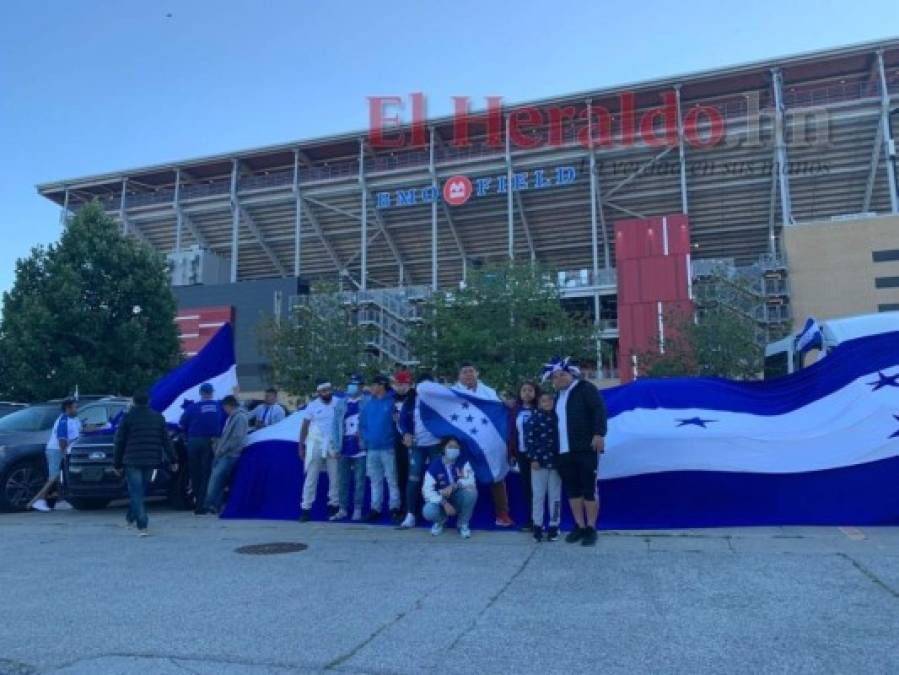 La fiesta catracha en el BMO Field durante el Honduras - Canadá (Fotos)