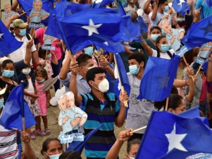 Con aglomeraciones y otros sin mascarilla: así fueron las concentraciones políticas este fin de semana