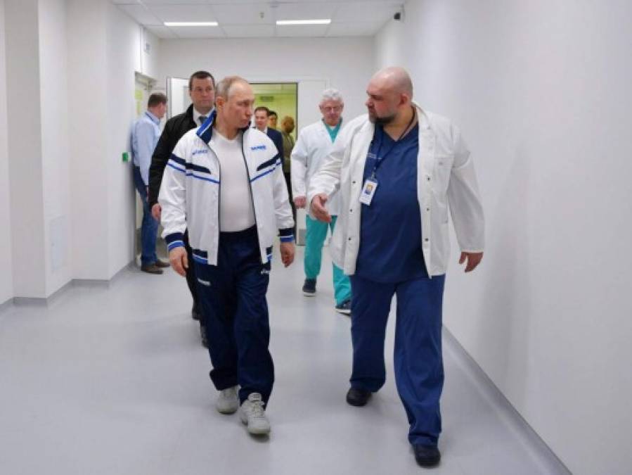 FOTOS: Así se protegió Putin durante visita a enfermos por coronavirus