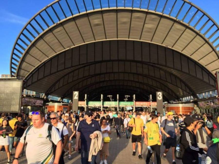 Así es el ambiente en el ANZ Stadium en el encuentro entre Honduras y Australia