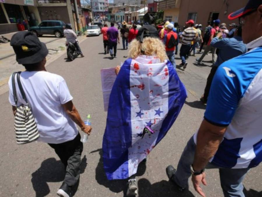 FOTOS: Cuarta semana de protestas de maestros y médicos tras polémicos decretos