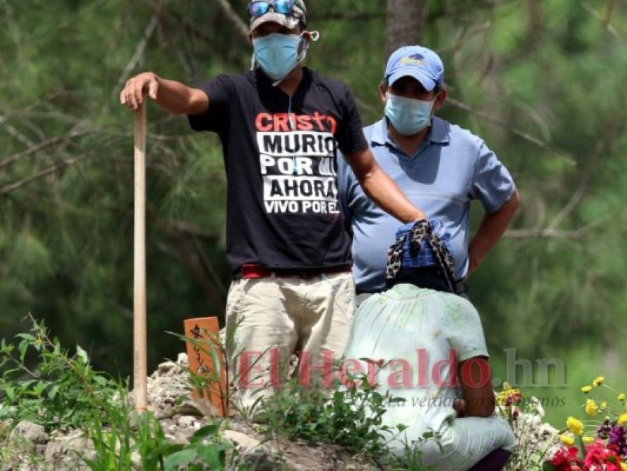 Sin velorios, ni acompañamiento: el doloroso adiós a víctimas de covid-19 en Honduras