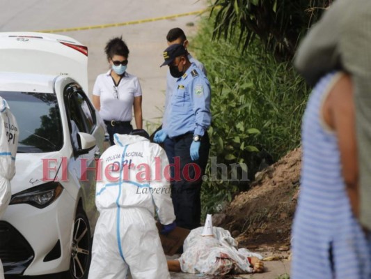 Llanto y dolor en el barrio Buenos Aires: escena de un doble crimen (FOTOS)