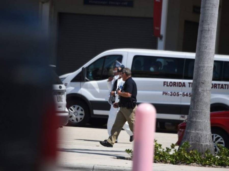 FOTOS: Así atracó en Miami crucero con muertos y enfermos de Covid-19