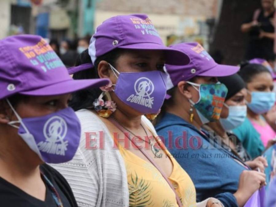 Hondureñas alzan su voz en el Día de la Mujer (FOTOS)