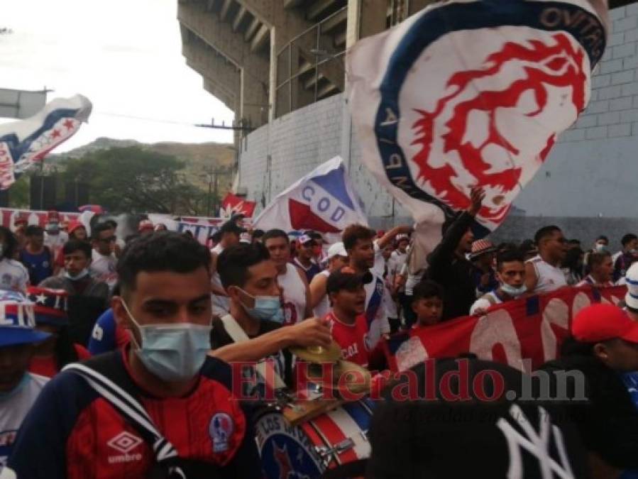 FOTOS: El carnaval de la Ultra Fiel a las afueras del Estadio Nacional