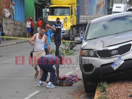 Desgarrador llanto de familia que creía que mujer atropellada era su pariente (Fotos)