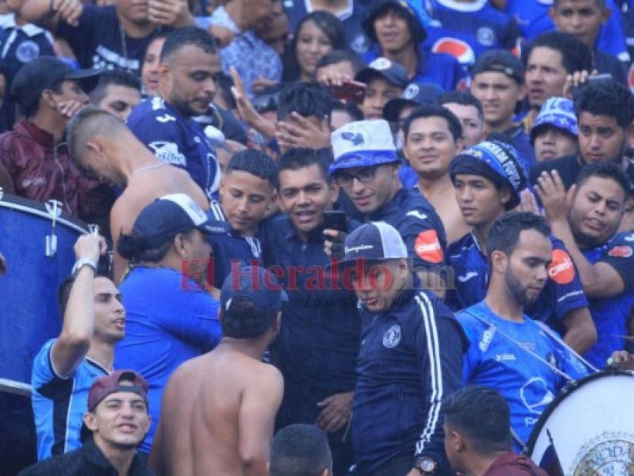 FOTOS: Así vivió Amado Guevara la final con la barra Azul