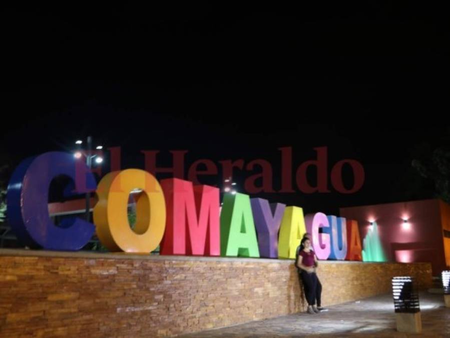 FOTOS: Así es la vida nocturna en el Centro Histórico de Comayagua