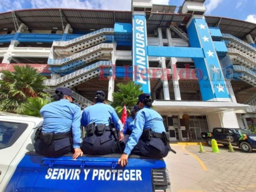 FOTOS: Ambientazo de la afición hondureña en el Olímpico de San Pedro Sula