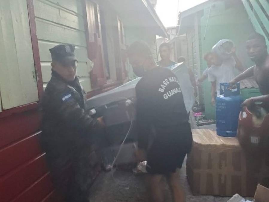 Por mar y aire: Así fue la angustiante evacuación en Guanaja tras el incendio  