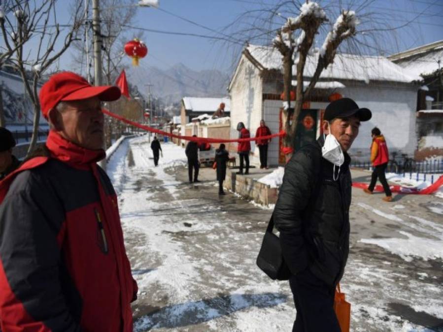 Las imágenes del día a día en China ante incremento de muertes por coronavirus