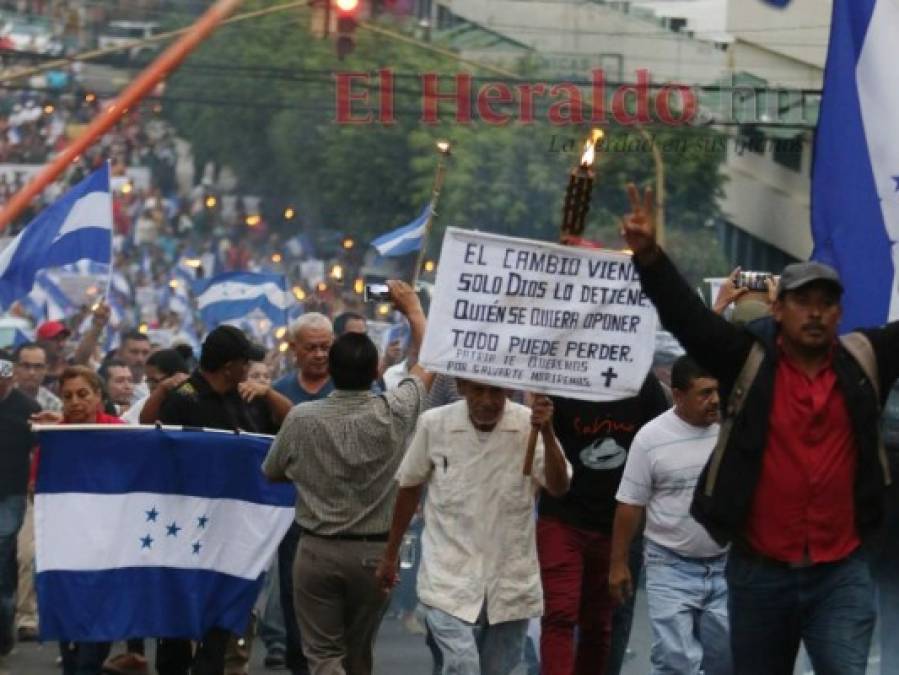 Las imágenes de la Marcha de las Antorchas en la capital de Honduras