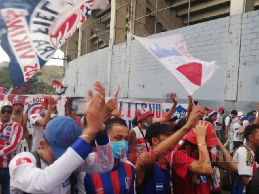 FOTOS: El carnaval de la Ultra Fiel a las afueras del Estadio Nacional