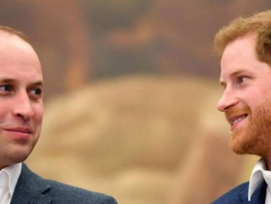 Así fue el incómodo reencuentro de los príncipes Harry y William en el funeral del duque de Edimburgo  