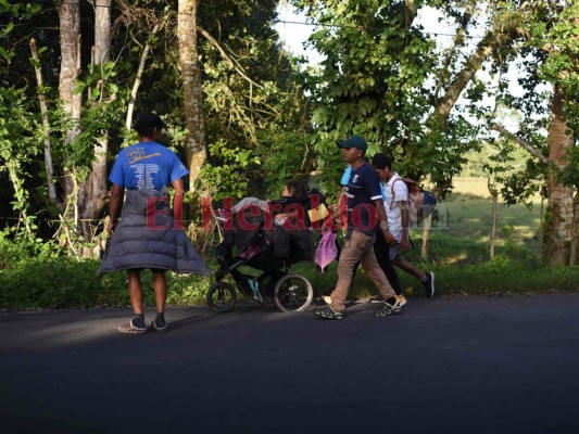 Imágenes conmovedoras de la caravana migrante rumbo al espinoso 'sueño americano'