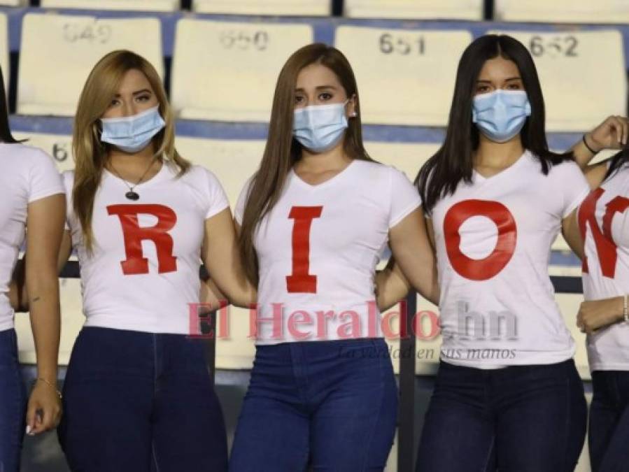 Las bellas chicas que adornan la final Olimpia-Motagua (FOTOS)