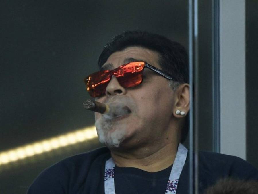 El mundo del fútbol le rinde culto a Diego Maradona en su cumpleaños 60