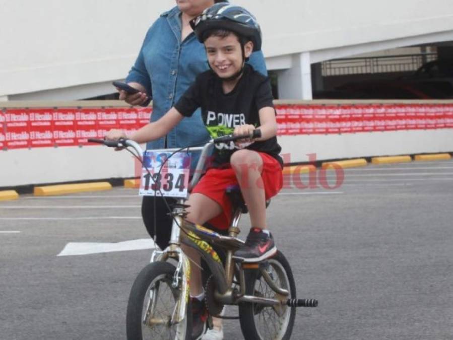 Fotos: Así se vive la Vuelta Ciclística Infantil de EL HERALDO