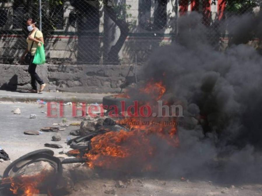 FOTOS: Estallan protestas de conductores golpeados por crisis del Covid-19